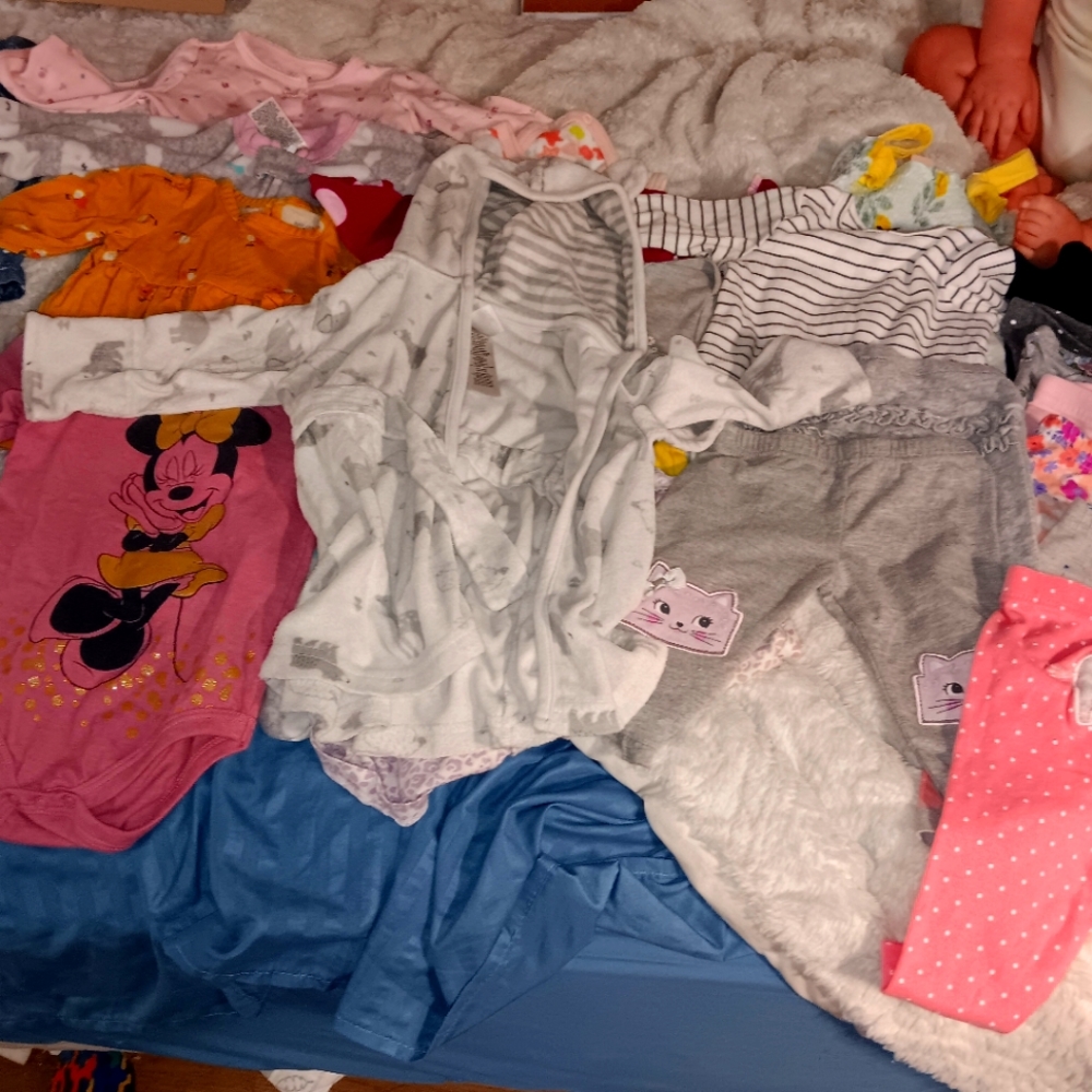 Huge Bundle of Never Worn Girls Clothes Size 6-9 months